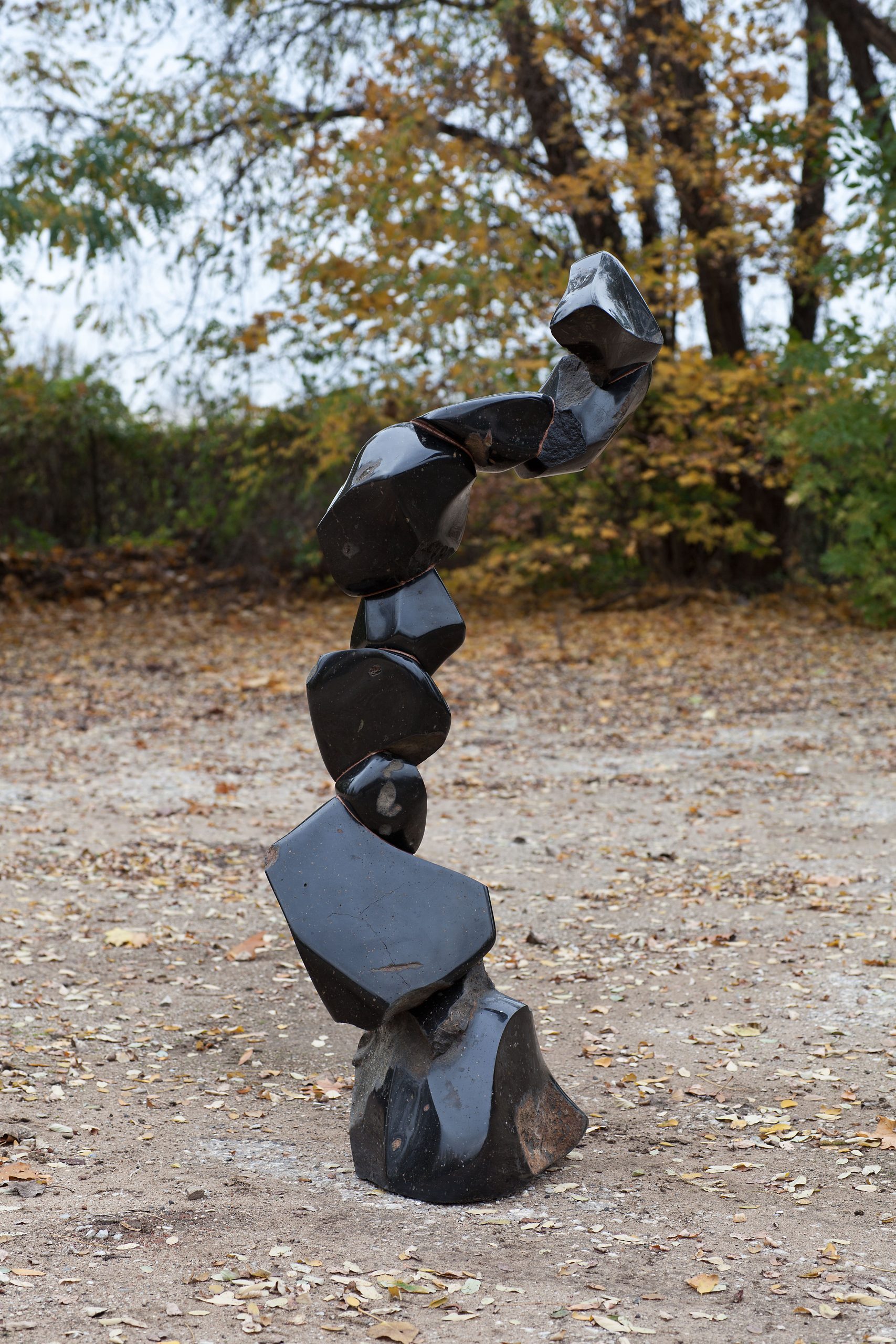 "Rückgrat 4" - Basalt, Epoxidharz